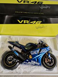Minichamps 1:4 Valentino Rossi R1 Yamaha 2004 Rara