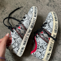 Desigual sneakers NEW no.39