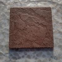 Piastrelle esterni 15x15 in gres porcellanato.