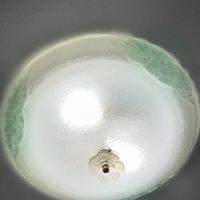 Plafoniera in vetro satinato con bordo decorato