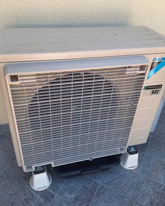 Condizionatore Daikin, split e motore