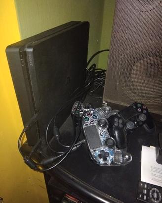 Playstation 4 + 3 joypad (1 wireless) + giochi