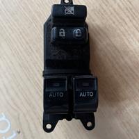 Toyota iQ Pulsantiera alza cristalli