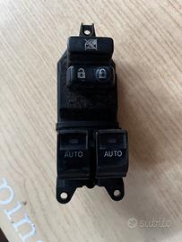 Toyota iQ Pulsantiera alza cristalli