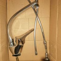 Rubinetto cucina a due vie per lavandino