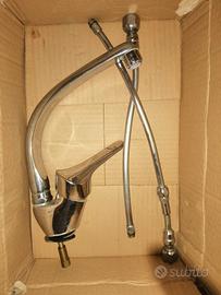 Rubinetto cucina a due vie per lavandino