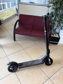 Monopattino elettrico usato
