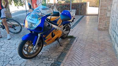 Suzuki gsx 600 corona valuto permute