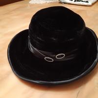Cappello vintage in velluto nero