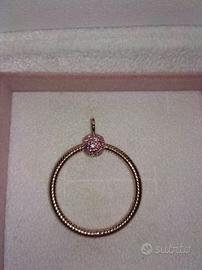 Pendente Rose Pandora O Medio con pavè rosa