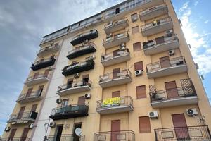 Luminoso 3 VANI Viale Regione Siciliana Nord Ovest