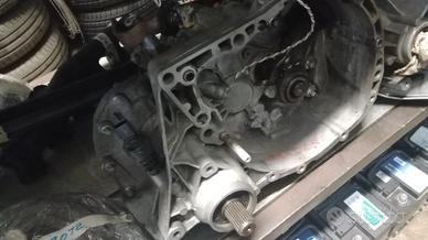 Cambio Dacia Sandero 1.4/1.6 Benz dal 2010