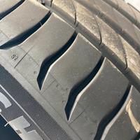 Set di 4 Gomme Michelin 225/50 R17 98Y (DOT: 0121)