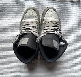 Air Jordan 1 Mid “Light Smoke Grey-White”