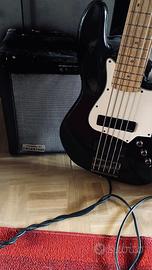 Basso Squier jazz bass