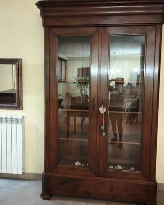 Vetrina francese dell'800