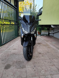 Yamaha x max 400 Momo design