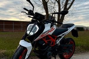 KTM DUKE 390 2020 - A2