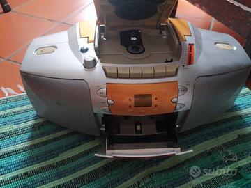 Radio registratore Grundig solo radio funzionante