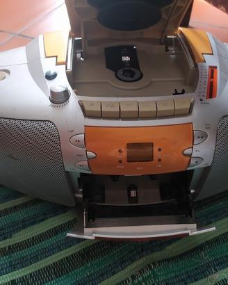 Radio registratore Grundig solo radio funzionante