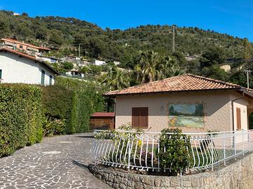 Pink House - Casa vacanze a Camporosso (IM)