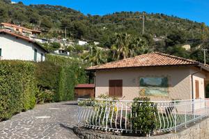 Pink House - Casa vacanze a Camporosso (IM)