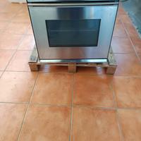 forno.smeg come nuovo solo 2 anni mah usato.poco