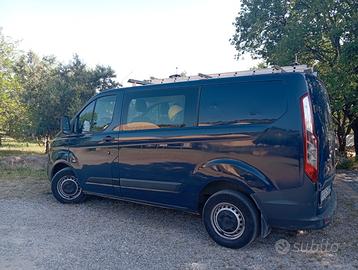 Furgone Ford transit custom 6 posti
