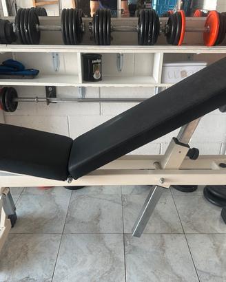 Palestra fai da te con panca tecnogym