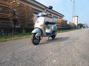 vespa 50 et4