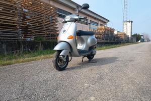 vespa 50 et4