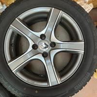 Gomme da neve Momo 205/60 R16 con cerchi in lega