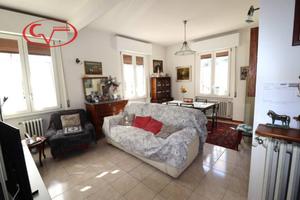 Appartamento di 130 m² con più di 5 locali e box a