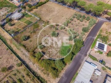 Terreno di 970 m² a Roma