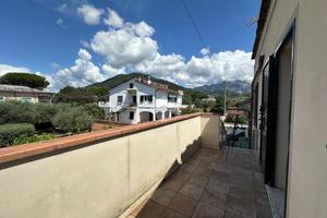 CASA SEMINDIPENDENTE A CARRARA