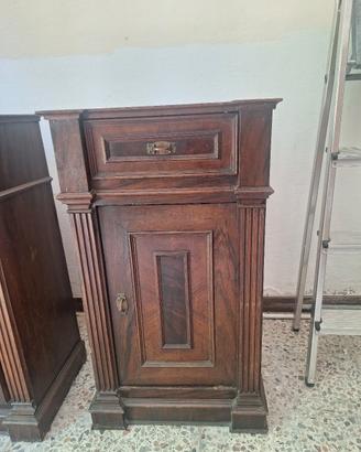 comodini antichi