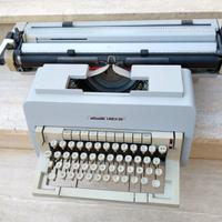 Macchina da scrivere Olivetti linea 98
