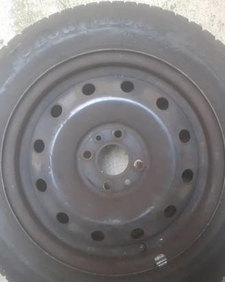 gomme 165/70r14 con cerchioni
