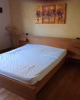 letto matrimoniale ikea completo di comodini 