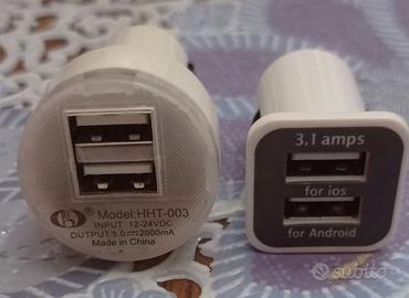 2 caricabatterie per auto solo uno usato poco