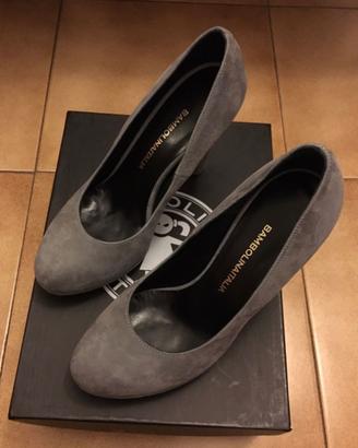 Decolletè in camoscio grigio Bambolina Italia