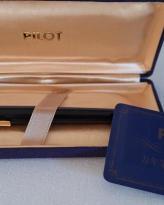 Penna Stilografica Pilot. Pennino in Oro  14 K