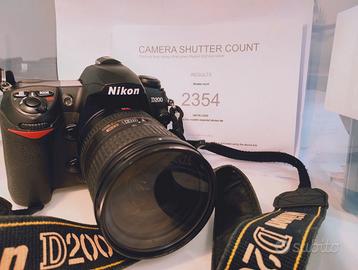 Nikon D200 + ob.vo 18/200mm solo 2400 scatti