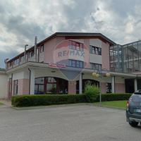 Locale Commerciale - Alpago