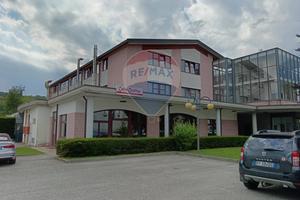 Locale Commerciale - Alpago