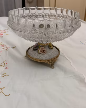 Centrotavola/alzafrutta in capodimonte e cristallo