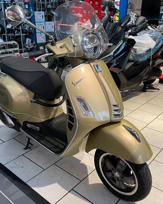 Vespa GTS 300 SUPERTECH 75°