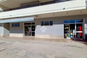 NEGOZIO A MARTINSICURO