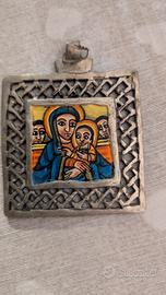 Ciondolo etiope in metallo con icona sacra