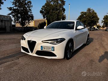 ALFA ROMEO Giulia 2.2 Turbodiesel 150 CV AT8